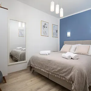 Elegant Apartment Next To Arena Pula